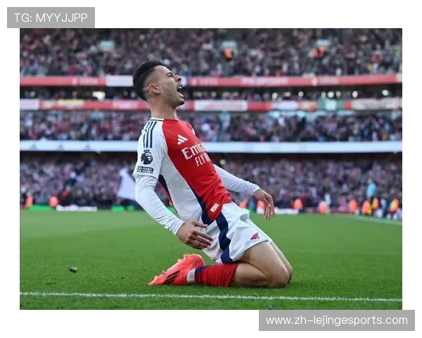 马丁作为足球明星的成长历程及其在所属球队的影响力分析